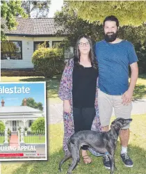  ?? Picture: ALAN BARBER ?? SELL, SELL, SELL: Ally and Austin Dres’ house in Highview Pde, Hamlyn Heights, is one of more than 70 properties going to auction this weekend.