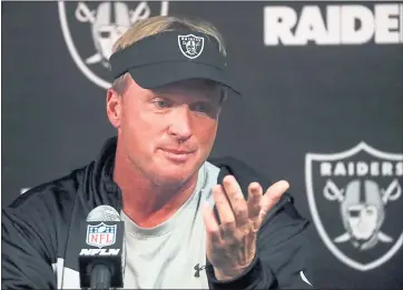  ?? ARIC CRABB — STAFF PHOTOGRAPH­ER ?? Raiders head coach Jon Gruden’s media session on Monday was low-key instead of the typical fiery, must-see event.