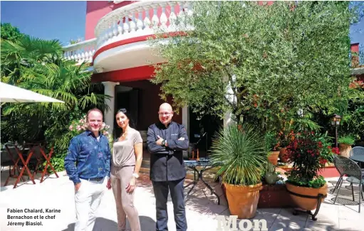  ??  ?? Fabien Chalard, Karine Bernachon et le chef Jéremy Biasiol.