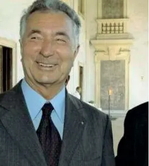  ??  ?? Anni ruggenti Gianni Zonin e Vincenzo Consoli, ai vertici di Bpvi e Veneto Banca,in una fam