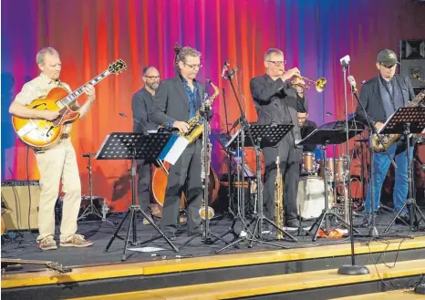  ?? FOTO: HÜGLER ?? European Sixx – sechs brillante Einzelkönn­er haben bei „Jazz im Rathaus in Oberkochen“für beste Stimmung gesorgt.