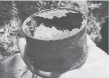  ??  ?? 天长山发现的当年日军­的燃料罐