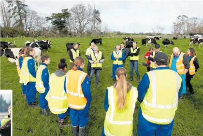  ?? Photo / Supplied ?? Minister for Agricultur­e Damien O’Connor and Labour MP Jamie Strange talk to the first group of students on the farm.