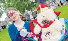  ?? ?? A teddy bears’ picnic with nine-year-old Eva Mair.