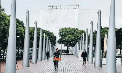  ?? XAVIER CERVERA ?? Accés a l’edifici del cinema Imax, al Port Vell de Barcelona