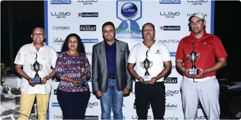  ??  ?? Winning Team: (L- R) Ajit Parmar, Smita Atre, Vivek Shukla (LLOYD), Pratap Shahane and Sushant Khosla