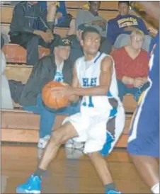  ?? Photos by Steve Sherman ?? Conwell-Egan senior Uriah St. Lewis looks for the open man in last Friday’s lopsided loss to Philadelph­ia hoops power Roman Catholic.