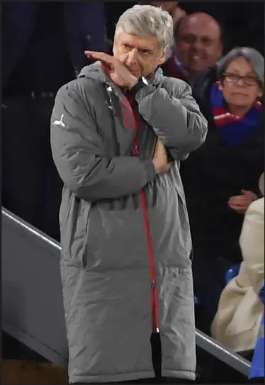  ??  ?? Arsene Wenger can hardly bear to watch as Crystal Palace put his Arsenal side to the sword at Selhurst Park