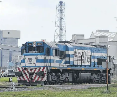  ?? ARCHIVO LA NUEVA ?? En Bahía Blanca el proyecto involucra 20 kilómetros de vías en zonas próximas a la costa.