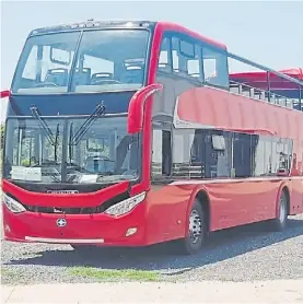  ??  ?? Rojo. La empresa Grey Line opera también en otras ciudades.