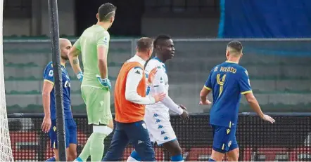  ??  ?? Keep calm: brescia’s mario balotelli (second from right) reacting to verona supporters’ racist chants on nov 3. —aP