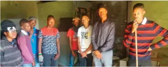  ??  ?? The young people, who are saying no to social ills such as drug abuse, criminalit­y and teenage pregnancie­s, this past weekend cleaned up what was a drug den next to a créche in KwaNonqaba.