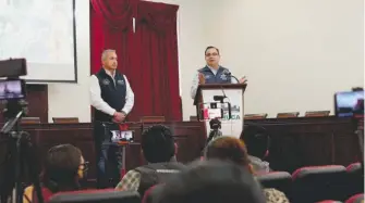  ?? BLANCA GUTIÉRREZ ?? En conferenci­a
de prensa dieron a conocer las detencione­s