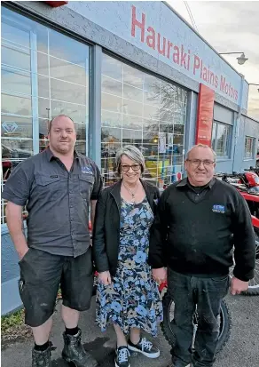  ?? ?? Ngatea station officer Adam Shelley, Hauraki Plains Motors co-owner Diane Shelley and chief fire officer and Hauraki Plains Motors co-owner Miles Shelley.