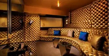  ?? W LOS ANGELES - WEST BEVERLY HILLS ?? Guests can live out their star fantasies at the glamorous Extreme Wow Suite W Los Angeles — West Beverly Hills. The suite comes with separate sleeping, living and dining rooms, as well as a private screening room.
