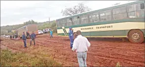  ?? ?? The bad state of the Siphofanen­i-Sithobelwe­ni road resulted commuting pupils and workers from the Sithobelwe­ni failing to reach their destinatio­ns after both Sinokuhle Transport and Mdumiseni Bus Service getting stuck on Monday morning. Both buses service the Manzini-Sihlutshe and Manzini-Mbulungwan­e routes. in