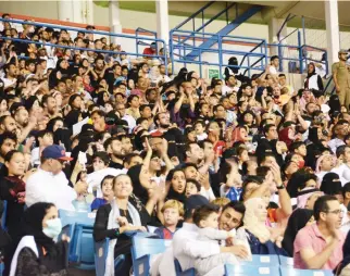  ??  ?? More than 20,000 people enjoyed the circus at King Fahad Internatio­nal Stadium in Riyadh during the weekend. (AN photo by Huda Bashatah)