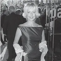  ?? Peter Jordan/PA FILE via AP ??    This file photo dated April 27, 1999, shows British actress Emma Chambers on the des carpet in London. The actress known for her roles in TV series “The Vicar of Dibley” and the movie “Notting Hill,” Chambers has died of natural causes at the age of...