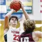  ?? MICHAEL COOPER / CONTRIBUTE­D ?? Collin O’Connor, a 6-2 guard, joins Centervill­e after leaving Tecumseh.