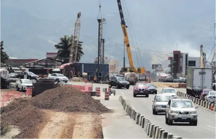  ?? ALoNSo TENoRio ?? El paso a desnivel de las Garantías Sociales, en Zapote, habría sido construido con materiales de menor calidad, según investigac­iones judiciales.