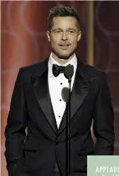  ??  ?? APPLAUSI PER BRAD Brad Pitt sul palco dei Golden Globe, dove ha presentato Moonlight (miglior film drammatico), è stato accolto da una standing ovation.