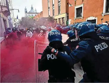  ?? Foto: AFP ?? Am Rande des G20-Finanzmini­stertreffe­ns in Venedig kam es zu Protesten.
