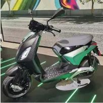  ?? ?? Piaggio 1 kot začetnik množične električne mobilnosti skupine Piaggio