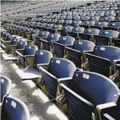  ?? SAM HODGSON U-T ?? San Diego State ofrece a los aficionado­s la oportunida­d de comprar asientos en el estadio SDCCU.
