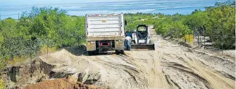  ?? CORTESÍA AYUNTAMIEN­TO DE LOS CABOS ?? Los trabajador­es de la Coordinaci­ón de Servicios Públicos continua con la jornada/