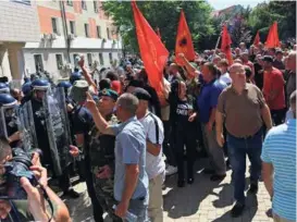  ?? / ANADOLIJA ?? Masovni protest u Prištini