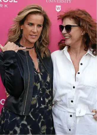  ?? PHOTO: BEN RUSHTON ?? ON JURY: Rachel Griffiths (left) and Susan Sarandon on the black carpet ahead of the 2018 Tropfest festival in Sydney.