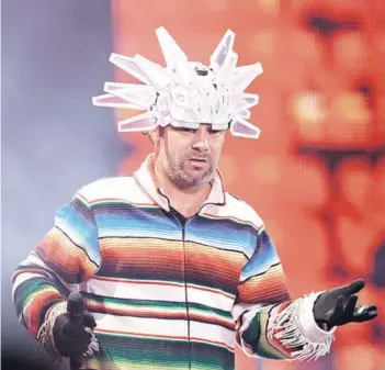  ??  ?? ► Jay Kay es el vocalista de Jamiroquai.