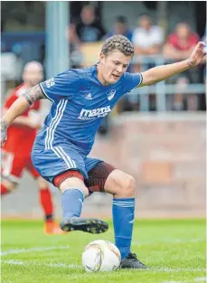  ?? FOTO: VOLKER STROHMAIER ?? Der TSV Kirchberg (hier Dennis Raible) spielt am Mittwoch beim VfB Gutenzell.