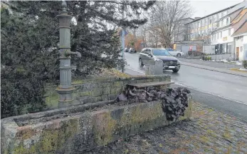  ?? FOTO: SABINE FELKER ?? Soll neu gestaltet werden: Der Brunnen an der Ecke Löhrstraße/Karpfenstr­aße.