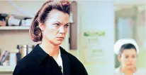  ?? ?? Sguardo
Louise Fletcher in una scena di «Qualcuno volò sul nido del cuculo» del 1975