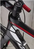  ??  ?? Below Cable routing forces things wide to avoid damaging the finish Bottom Both the seatstays and seat-tube run close to the tyres