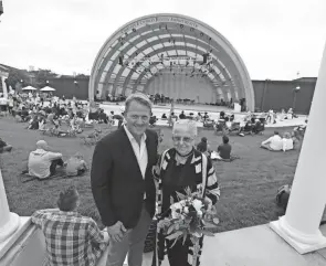  ?? DORAL CHENOWETH/DISPATCH ?? Alan Hinson and his mother, Charleen, at the opening of the Charleen and Charles Hinson Amphitheat­er in New Albany.