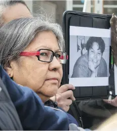  ?? GORD WALDNER/FILES ?? Grace Campbell is pictured beside a photo of her daughter, Ke She Ba Nudin Nuke Kinew James, who died in January 2013 from cardiac arrest caused by her poorly managed diabetes.