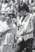  ?? FOTO: IMAGO ?? Der legendäre Gitarrist Jeff Beck bei einem Auftritt in Detroit im Jahr 2010.