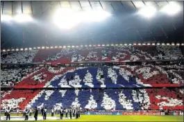  ??  ?? EN EL ALLIANZ. Ver el Bayern-Madrid cuesta de 35 a 150 euros.