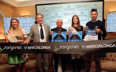  ??  ?? Nuovo logo La conferenza stampa della Marcialong­a a Milano. Da sinistra Dellantoni­o, Corradini, Bettini, Arlanch e Zorzi