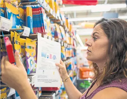  ?? DREAMSTIME PHOTOS ?? Thursdays are when stores will do markdowns on goods as they prepare for a bigger volume of weekend shoppers.