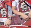  ?? Foto: Kaiser, dpa ?? „Der Mann macht etwas richtig“: Erdogan-Anhänger in Köln.