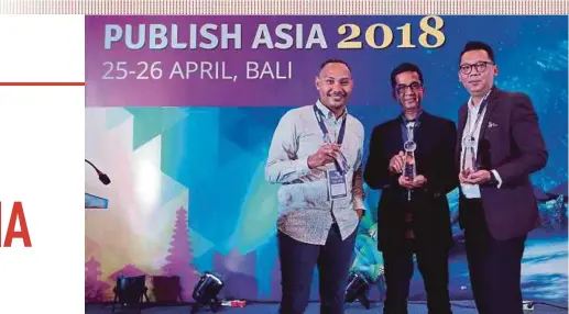  ??  ?? (From left) NSTP photograph­er Osman Adnan, NSTP digital business and developmen­t general manager Azizi Othman and chief commercial officer Alfian Talib at the Asian Media Awards 2018 in Bali yesterday.