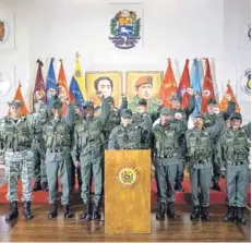  ??  ?? ► Padrino López y la cúpula militar declararon ayer “lealtad” total a Nicolás Maduro.