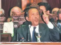  ??  ?? POSTALES. En 2001, Adolfo declaró el default. Una década después, el juez Griesa falló en contra.