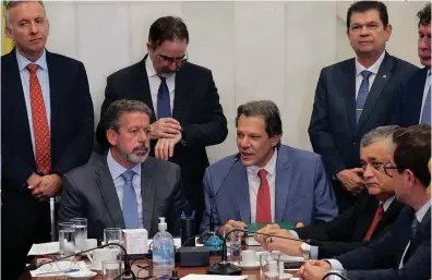  ?? Marina Ramos/Câmara dos Deputados ?? Proposta de regulament­ação da reforma tributária foi entregue pelo ministro Fernando Haddad (Fazenda) ao Congresso Nacional nesta quarta-feira (24)