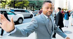  ?? FOTO: EFE. ?? ACTOR. Cuba Gooding Jr. arriba a una corte de Nueva York, Estados Unidos, para iniciar el juicio por acoso sexual.