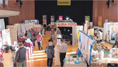  ?? FOTOS: EVA-MARIE MIHAI ?? In der Stadthalle ist noch bis Sonntag die Energetika-Messe zu Gast.