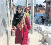  ?? WASEEM ANDRABI /HT ?? Insha Mushtaq, completely blinded by pellets, at her home.